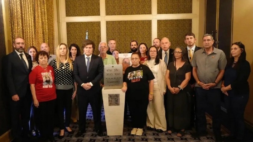 Milei se reunió con familiares de víctimas secuestradas por Hamas durante su paso por Israel