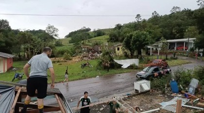 Dos tornados dejaron severos destrozos en Misiones y el sur de Brasil