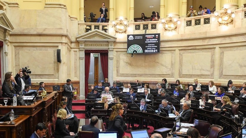 El senado consiguió quórum y ya sesiona en busca del Presupuesto