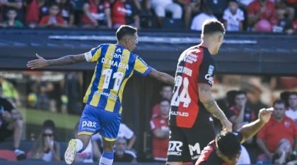 Rosario Central venció a Newells y lo dejó en el fondo de la tabla