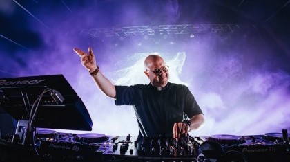 Una Plaza de Mayo colmada celebró la fiesta electrónica del padre Guilherme