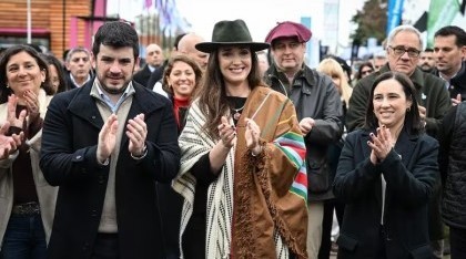Victoria Villarruel se mostró con el presidente de la UCR en la Expo Venado 