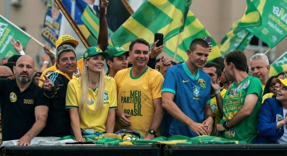 Elecciones en Brasil: Flávio Bolsonaro afirmó que el país “quiere un cambio”